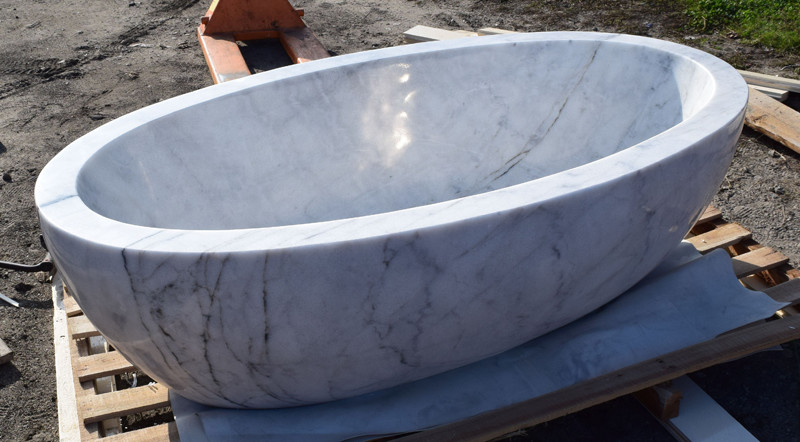 light marble bathtub