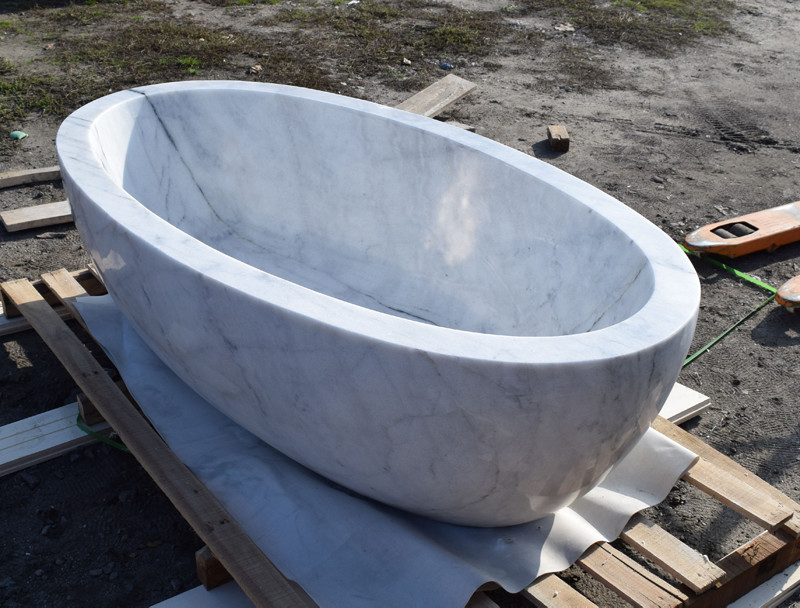 каменная ванна из мрамора